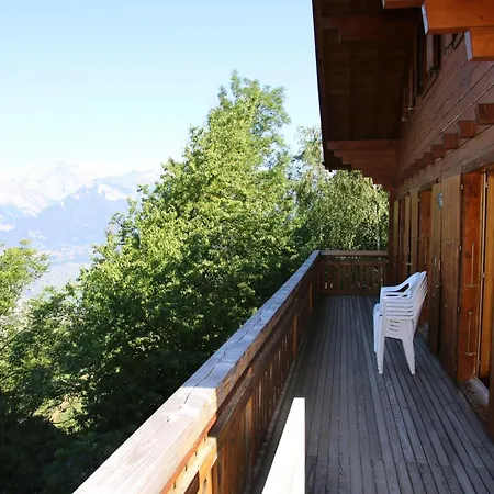 Near Le Bouvere Waterpark Alpesi faház *